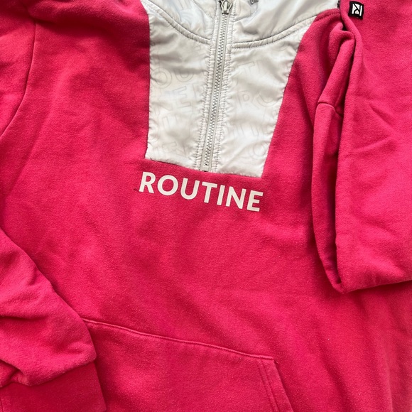 Mens Routine Sweatshirt - Picture 2 of 3